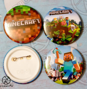 Պլաստմասե կրծքանշան