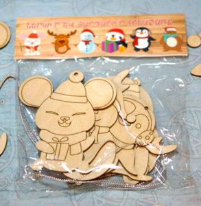 Փայտե տոնածառի խաղալիքների հավածու «Ներկիր և զարդարիր տոնածառը»