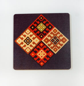 Բաժակի տակդիրներ հայկական գորգի նախշերով