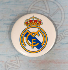 Պլաստմասե կրծքանշան