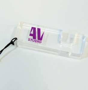 հեռախոսի հենակ-կախազարդ