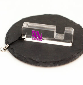 հեռախոսի հենակ-կախազարդ