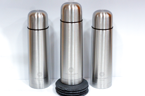 Թերմոս լոգոյի փորագրությամբ the alexander hotel-ի համար