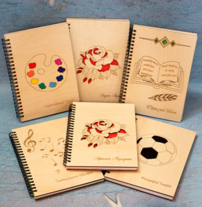 Փայտե կազմով անվանական նոթատետր